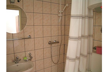 Croaţia Privát Slatine, Exteriorul